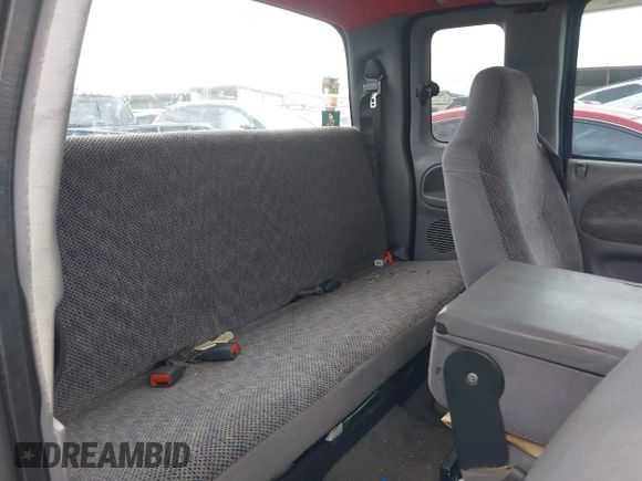 2001 Dodge 2500 with VIN 1B7KC23W31J257760, listed as a IAAI auction lot 42085400 with 231,965 mi miles. Bid and sale history available at carsss.com. Image 8.