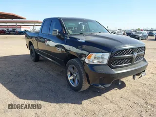 2013 Ram 1500 Express z VIN 1C6RR6FT4DS538235, wystawiony jako IAAI lot #42251497 z przebiegiem 258 073 mil mil oraz . Historia ofert i sprzedaży dostępna na DreamBid. Obrazek 1.