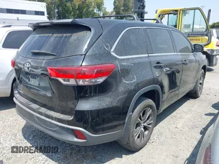 2018 Toyota Highlander LE with VIN 5TDZZRFH5JS284982, listed as a IAAI auction lot 42218539 with 76,868 mi miles and . Bid and sale history available at DreamBid. Image 4.