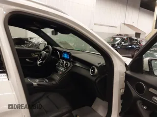 2022 Mercedes-Benz GLC 300 z VIN W1N0G8EB1NV377962, wystawiony jako IAAI lot #41651828 z przebiegiem 13 729 mil mil oraz . Historia ofert i sprzedaży dostępna na DreamBid. Obrazek 5.