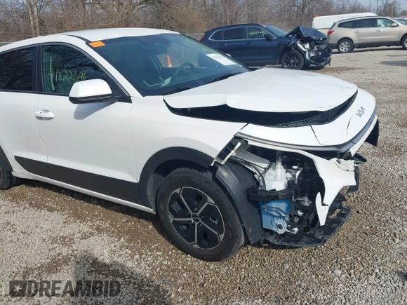 2024 Kia Niro LX with VIN KNDCP3LE6R5164953, listed as a IAAI auction lot 41822646 with 80,837 mi miles. Bid and sale history available at carsss.com. Image 18.