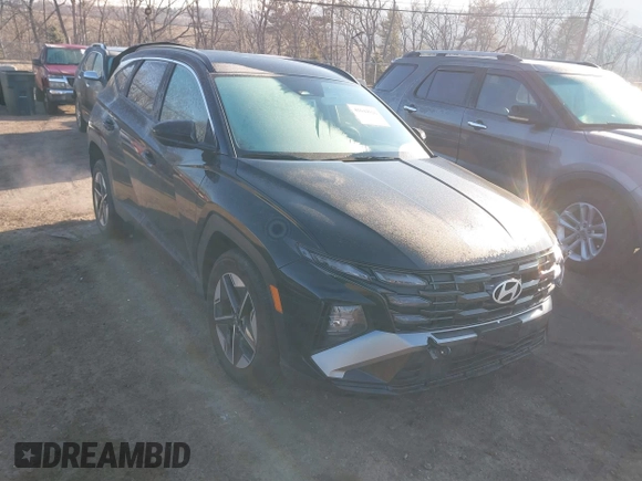 2025 Hyundai Tucson SEL with VIN 3KMJBCDE3SE003844, listed as a IAAI auction lot 41644926 with 4,984 mi miles. Bid and sale history available at carsss.com. Image 1.