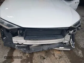 2019 Audi e-tron Premium Plus с VIN WA1LAAGE4KB023803, выставлен на аукционе IAAI как лот 42184693 с пробегом 30 746 миль миль и . История ставок и продаж доступна на DreamBid. Изображение 6.