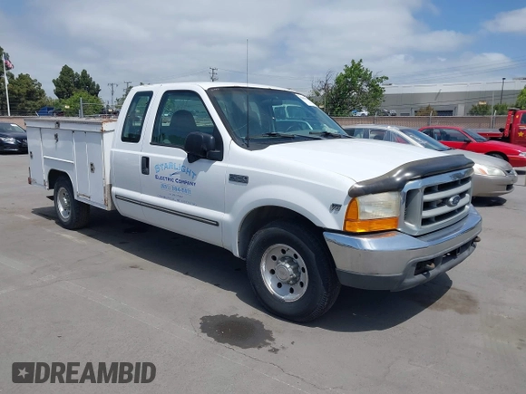 2000 Ford Super Duty F-250 XL with VIN 1FTNX20L0YEA50080, listed as a IAAI auction lot 42086439 with 230,868 mi miles. Bid and sale history available at carsss.com. Image 1.