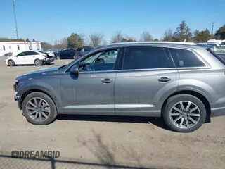 2018 Audi Q7 Premium Plus with VIN WA1LAAF70JD027840, listed as a IAAI auction lot 41695181 with 71,693 mi miles. Bid and sale history available at carsss.com. Image 14.