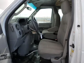 2014 Ford Econoline Cargo Commercial с VIN 1FTNE2EW1EDA31130, выставлен на аукционе Copart как лот 51695845 с пробегом 86 828 миль миль и Списание • Salvage title. История ставок и продаж доступна на DreamBid. Изображение 7.