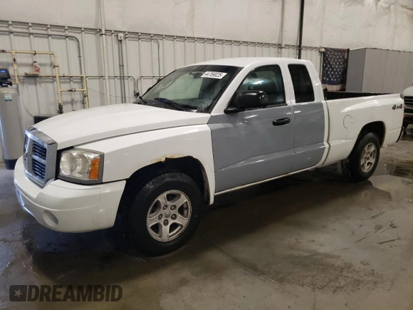 2005 Dodge Dakota SLT with VIN 1D7HW42N95S212320, listed as a Copart auction lot 44769025 with 115,195 mi miles and Non Repairable. Bid and sale history available at DreamBid. Image 1.