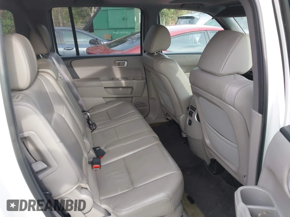 2015 Honda Pilot EX-L with VIN 5FNYF4H51FB010541, listed as a IAAI auction lot 40893246 with 215,295 mi miles and . Bid and sale history available at carsss.com. Image 8.