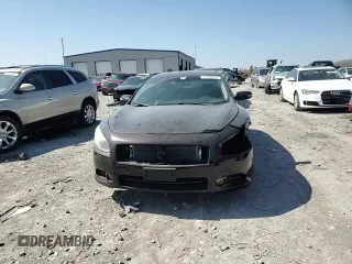 2013 Nissan Maxima SV z VIN 1N4AA5AP1DC818762, wystawiony jako Copart lot #51616615 z przebiegiem 131 586 mil mil oraz Szkoda całkowita • Salvage title. Historia ofert i sprzedaży dostępna na DreamBid. Obrazek 10.