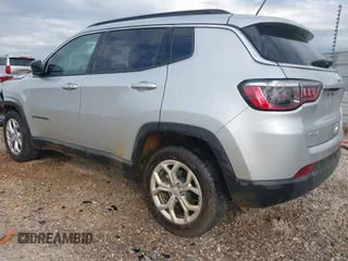 2024 Jeep Compass Latitude with VIN 3C4NJDBN9RT118616, listed as a IAAI auction lot 42030101 with 34,073 mi miles. Bid and sale history available at carsss.com. Image 3.
