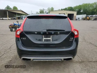 2015 Volvo V60 T5 z VIN YV4612HK0F1001660, wystawiony jako Copart lot #57965675 z przebiegiem 101 137 mil mil oraz Nie do naprawy • Non repairable. Historia ofert i sprzedaży dostępna na DreamBid. Obrazek 6.