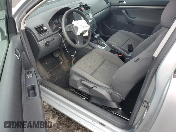 2007 Volkswagen Rabbit z VIN WVWBR71K47W063083, wystawiony jako Copart lot #44718495 z przebiegiem Nie podano mil oraz Szkoda całkowita • Salvage title. Historia ofert i sprzedaży dostępna na DreamBid. Obrazek 8.