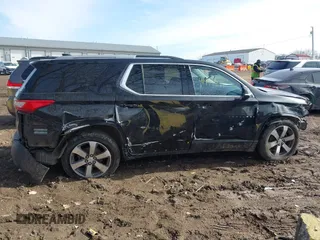 2018 Chevrolet Traverse LT z VIN 1GNEVHKWXJJ199472, wystawiony jako IAAI lot #41499911 z przebiegiem 129 127 mil mil oraz . Historia ofert i sprzedaży dostępna na DreamBid. Obrazek 13.