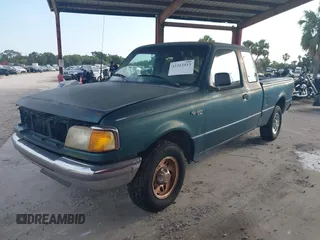 1996 Ford Ranger XL z VIN 1FTCR14AXTTA10663, wystawiony jako IAAI lot #42312413 z przebiegiem 104 211 mil mil oraz . Historia ofert i sprzedaży dostępna na DreamBid. Obrazek 2.