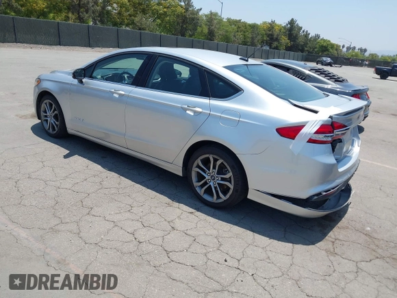 2017 Ford Fusion Hybrid SE с VIN 3FA6P0LU5HR285381, выставлен на аукционе IAAI как лот 42597789 с пробегом 129 662 миль миль и . История ставок и продаж доступна на DreamBid. Изображение 3.
