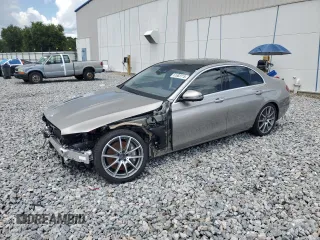 2022 Mercedes-Benz E 450 z VIN W1KZF5KB9NB030827, wystawiony jako Copart lot #61683115 z przebiegiem 29 940 mil mil oraz Szkoda całkowita • Salvage title. Historia ofert i sprzedaży dostępna na DreamBid. Obrazek 1.