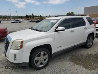 2013 GMC Terrain SLT z VIN 2GKALUEKXD6433775, wystawiony jako Copart lot #65624935 z przebiegiem 252 000 mil mil oraz Szkoda całkowita • Salvage title. Historia ofert i sprzedaży dostępna na DreamBid. Obrazek 1.