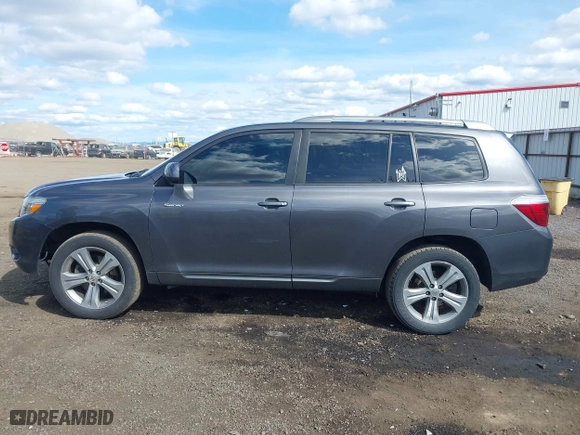2010 Toyota Highlander Sport with VIN 5TDEK3EH1AS005738, listed as a IAAI auction lot 42028866 with 216,014 mi miles. Bid and sale history available at carsss.com. Image 15.