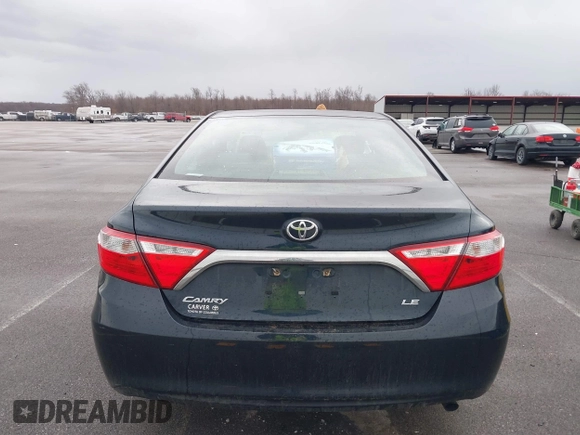 2015 Toyota Camry XLE with VIN 4T1BF1FK0FU079141, listed as a IAAI auction lot 41722368 with 89,201 mi miles. Bid and sale history available at carsss.com. Image 17.
