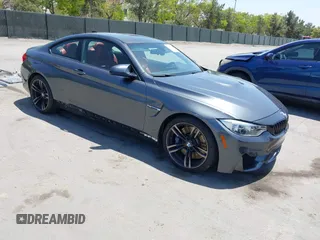 2016 BMW M4 z VIN WBS3R9C59GK336073, wystawiony jako IAAI lot #42165008 z przebiegiem 73 673 mil mil oraz . Historia ofert i sprzedaży dostępna na DreamBid. Obrazek 1.