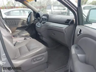 2008 Honda Odyssey EX-L with VIN 5FNRL38668B110203, listed as a IAAI auction lot 41945944 with 184,701 mi miles. Bid and sale history available at carsss.com. Image 5.