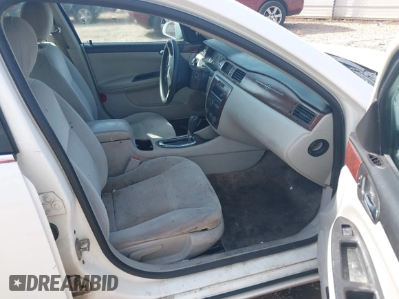 2008 Chevrolet Impala LT with VIN 2G1WT58K181217229, listed as a IAAI auction lot 42181437 with 220,597 mi miles and . Bid and sale history available at DreamBid. Image 5.