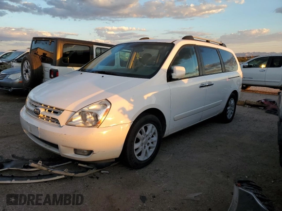 2008 Kia Sedona LX with VIN KNDMB233586199388, listed as a Copart auction lot 73033294 with 185,163 mi miles and Clean Title. Bid and sale history available at carsss.com. Image 1.