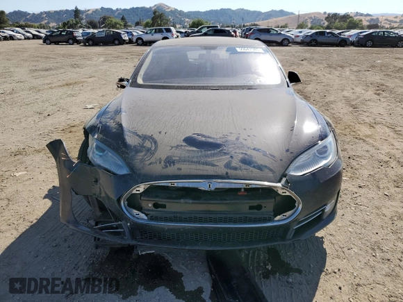 2013 Tesla Model S with VIN 5YJSA1AC9DFP10400, listed as a Copart auction lot 59047985 with 165,166 mi miles and Salvage title. Bid and sale history available at DreamBid. Image 5.