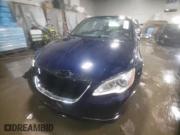 2014 Chrysler 200 Limited z VIN 1C3CCBCG1EN183643, wystawiony jako Copart lot #89395065 z przebiegiem 87 625 mil mil oraz Szkody całkowita. Historia ofert i sprzedaży dostępna na DreamBid. Obrazek 13.