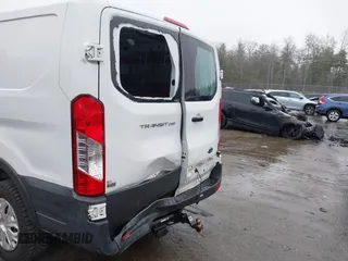 2017 Ford Transit z VIN 1FTYR1YM4HKB00043, wystawiony jako IAAI lot #41849561 z przebiegiem 105 364 mil mil oraz . Historia ofert i sprzedaży dostępna na DreamBid. Obrazek 17.