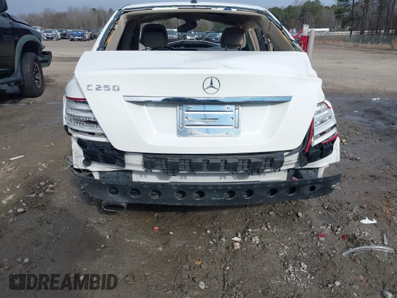 2014 Mercedes-Benz C 250 Sport with VIN WDDGF4HB8EA942184, listed as a IAAI auction lot 41322583 with Not Provided miles and . Bid and sale history available at carsss.com. Image 13.