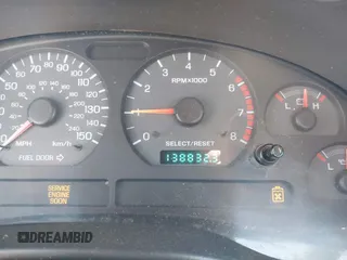 1999 Ford Mustang GT z VIN 1FAFP45X1XF215757, wystawiony jako IAAI lot #42311086 z przebiegiem 138 832 mil mil oraz . Historia ofert i sprzedaży dostępna na DreamBid. Obrazek 7.