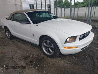 2006 Ford Mustang Standard с VIN 1ZVFT84N665255606, выставлен на аукционе IAAI как лот 42596743 с пробегом 126 759 миль миль и . История ставок и продаж доступна на DreamBid. Изображение 1.