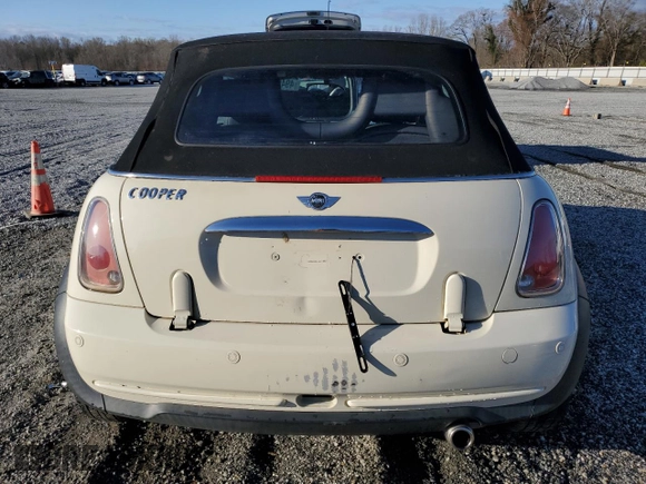 2008 MINI Convertible with VIN WMWRF33588TG18353, listed as a Copart auction lot 49401615 with 124,540 mi miles and Salvage Title. Bid and sale history available at DreamBid. Image 6.