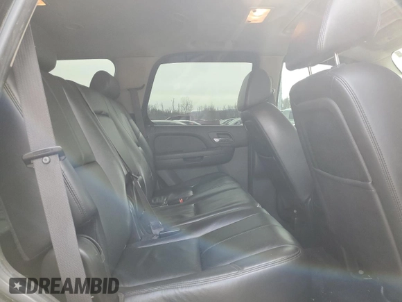 2008 Chevrolet Tahoe 3LT z VIN 1GNFK13018R206030, wystawiony jako Copart lot #50588455 z przebiegiem 124 088 mil mil oraz Czysty tytuł • Clean title. Historia ofert i sprzedaży dostępna na DreamBid. Obrazek 11.