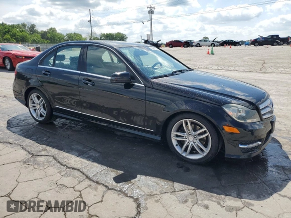 2012 Mercedes-Benz C 300 Sport z VIN WDDGF8BB1CR207366, wystawiony jako Copart lot #56564215 z przebiegiem 95 134 mil mil oraz Szkoda całkowita • Salvage title. Historia ofert i sprzedaży dostępna na DreamBid. Obrazek 4.