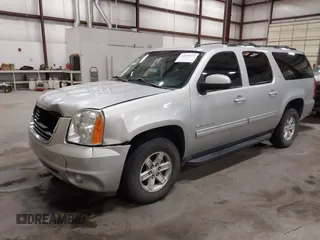 2013 GMC Yukon XL SLT z VIN 1GKS2KE71DR342261, wystawiony jako IAAI lot #42018535 z przebiegiem 201 847 mil mil oraz . Historia ofert i sprzedaży dostępna na DreamBid. Obrazek 2.