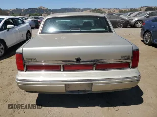 1997 Lincoln Town Car Executive with VIN 1LNLM81W8VY734974, listed as a Copart auction lot 61440195 with 94,982 mi miles and Clean title. Bid and sale history available at DreamBid. Image 6.