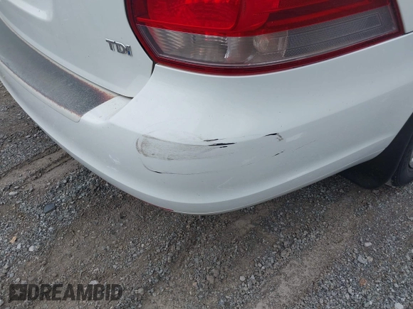 2010 Volkswagen Jetta TDI with VIN 3VWTL7AJ1AM697713, listed as a IAAI auction lot 42059765 with 302,664 mi miles and . Bid and sale history available at DreamBid. Image 6.