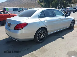 2020 Mercedes-Benz C 300 с VIN W1KWF8DB4LR579695, выставлен на аукционе IAAI как лот 42401232 с пробегом 76 765 миль миль и . История ставок и продаж доступна на DreamBid. Изображение 4.
