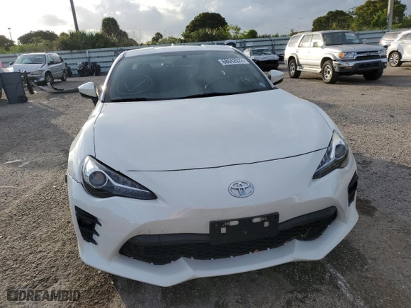 2017 Toyota 86 with VIN JF1ZNAA18H8710515, listed as a Copart auction lot 68642022 with NaN miles. Bid and sale history available at carsss.com. Image 5.