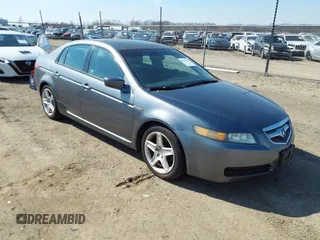 2005 Acura TL with VIN 19UUA66235A042756, listed as a IAAI auction lot 41722456 with 136,067 mi miles. Bid and sale history available at carsss.com. Image 1.