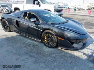 2019 McLaren 570S with VIN SBM13FAA2KW006203, listed as a IAAI auction lot 40915548 with 1 mi miles. Bid and sale history available at carsss.com. Image 1.