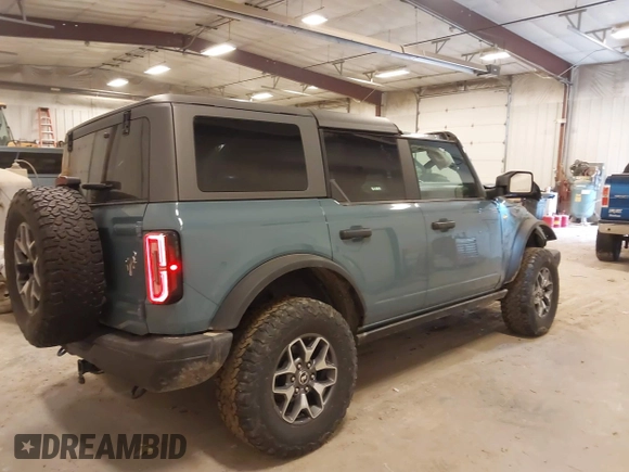 2022 Ford Bronco z VIN 1FMEE5DP8NLB54954, wystawiony jako IAAI lot #42038688 z przebiegiem 45 182 mil mil oraz . Historia ofert i sprzedaży dostępna na DreamBid. Obrazek 4.