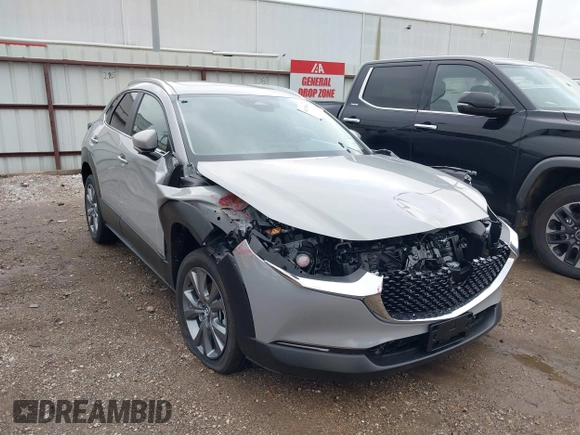 2025 Mazda CX-30 S Preferred with VIN 3MVDMBCM7SM771411, listed as a IAAI auction lot 41290560 with 4 mi miles and . Bid and sale history available at DreamBid. Image 1.