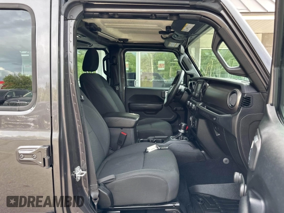 2018 Jeep Wrangler Unlimited Sport S with VIN 1C4HJXDN8JW260675, listed as a IAAI auction lot 42748800 with 179,100 mi miles and . Bid and sale history available at DreamBid. Image 5.