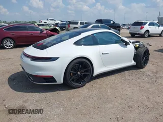 2022 Porsche 911 Carrera with VIN WP0AA2A91NS206000, listed as a IAAI auction lot 40382242 with 26,394 mi miles. Bid and sale history available at carsss.com. Image 4.