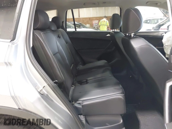 2024 Volkswagen Tiguan SE with VIN 3VVMB7AX8RM084483, listed as a IAAI auction lot 42452619 with 14,618 mi miles and . Bid and sale history available at DreamBid. Image 8.