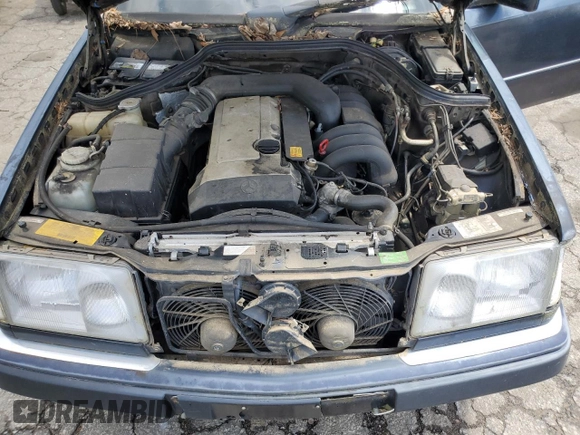 1995 Mercedes-Benz E Class with VIN WDBEA32E7SC246184, listed as a Copart auction lot 52570185 with 122,452 mi miles and Clean Title. Bid and sale history available at carsss.com. Image 11.