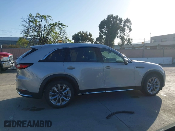 2024 Mazda CX-90 3.3 Turbo Premium Plus with VIN JM3KKEHD0R1118202, listed as a IAAI auction lot 41954825 with 9,685 mi miles. Bid and sale history available at carsss.com. Image 13.